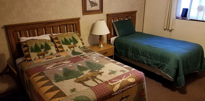 Cousineaus Terrace Court (Terrace Motel) - Web Listing (newer photo)